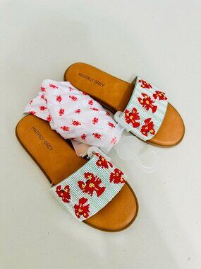2-PIECE SET HAPPILY GREY BEADED LOBSTER SLIDES SANDALS WITH LOBSTER PRINT SCARF